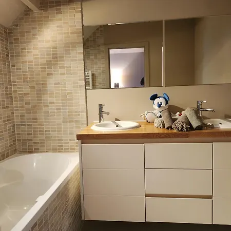 Maison D'exception à 200 M De La Casa vacanze