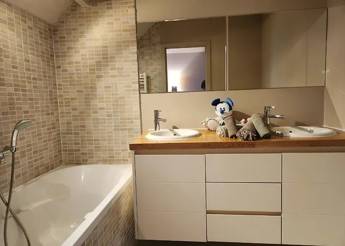 Maison D'exception à 200 M De La Casa vacanze